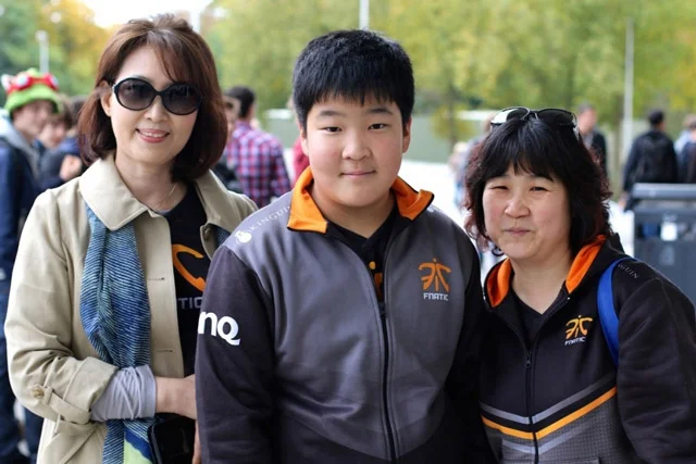 huni_Huni妈妈支持职业选手梦想_Huni家人LCS第四周比赛